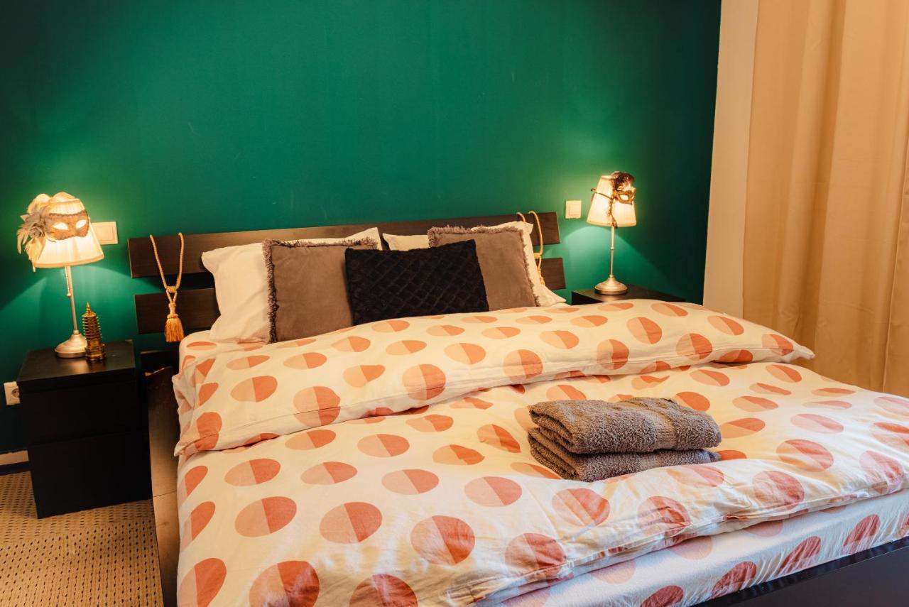 Comfy Apartment With Private Parking And Netflix Bucarest Exterior foto